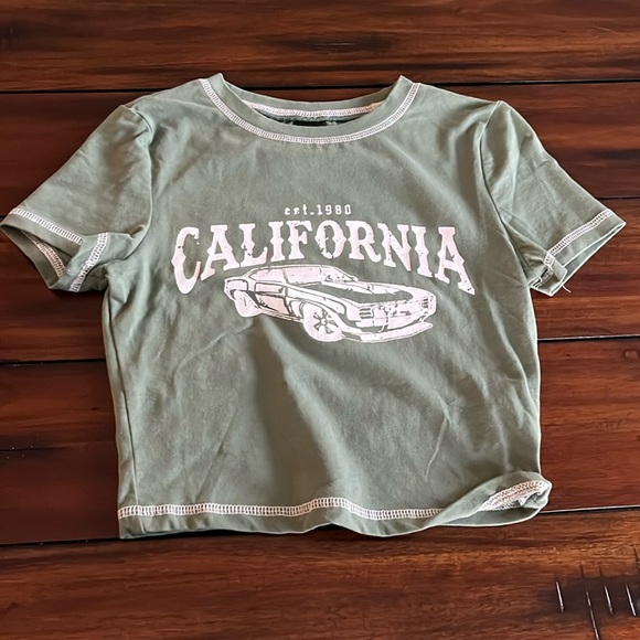 shein california green cropped tee size extra small - Picture 1 of 1